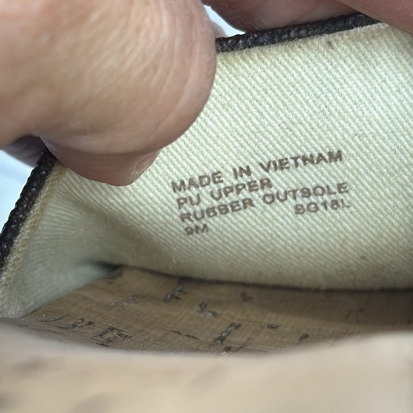 (O) Michael Kors Women's Platform Wedge Sandals
Cork Brown, Size 9 M - Picture 11 of 11